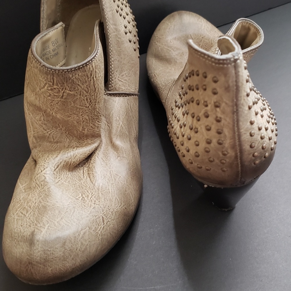 Sbicca Tan Bootie size 8